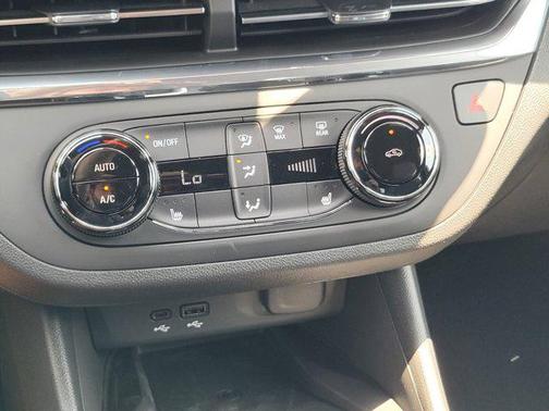 2025 Buick Envista Preferred FWD