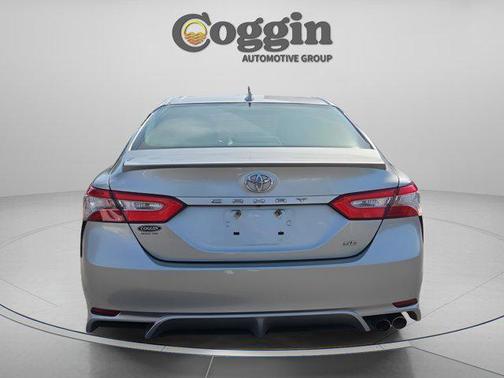 Celestial Silver Metallic 2019 Toyota Camry LE