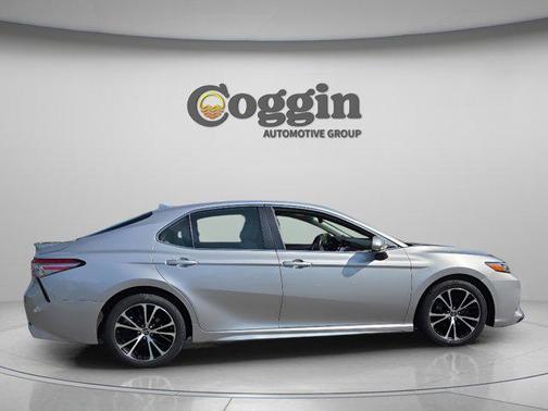 Celestial Silver Metallic 2019 Toyota Camry LE