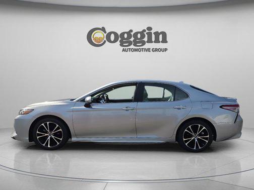 Celestial Silver Metallic 2019 Toyota Camry LE