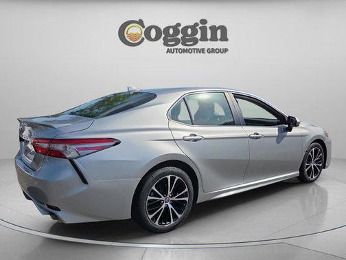 Celestial Silver Metallic 2019 Toyota Camry LE