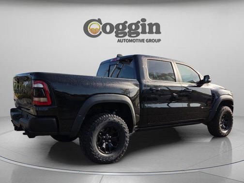 Diamond Black Crystal Pearlcoat 2022 RAM 1500 TRX