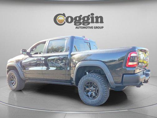 Diamond Black Crystal Pearlcoat 2022 RAM 1500 TRX