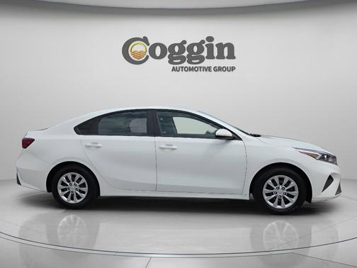 Clear White 2023 Kia Forte LX