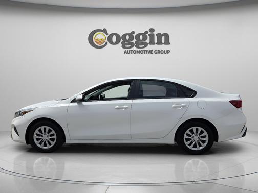 Clear White 2023 Kia Forte LX