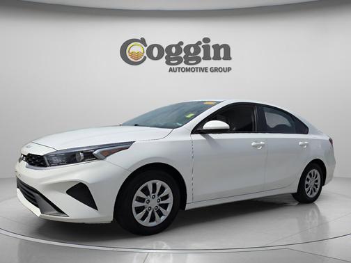 Clear White 2023 Kia Forte LX