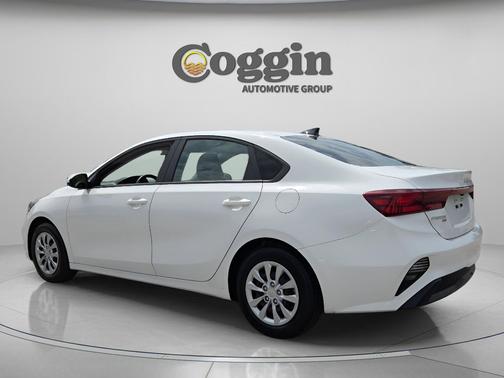 Clear White 2023 Kia Forte LX