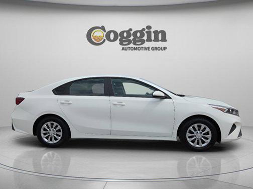 Clear White 2023 Kia Forte LX