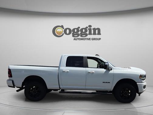 Bright White Clearcoat 2024 RAM 2500 Laramie Crew Cab 4x4 6'4' Box