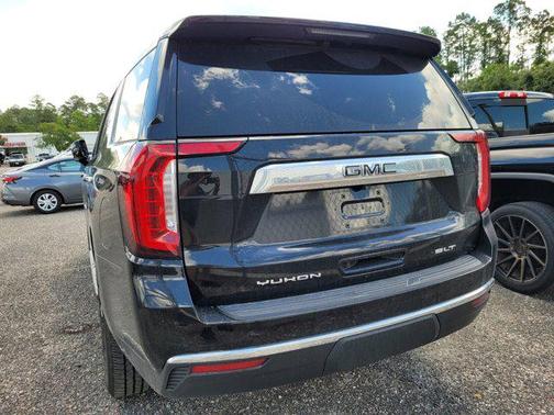 2022 GMC Yukon SLT