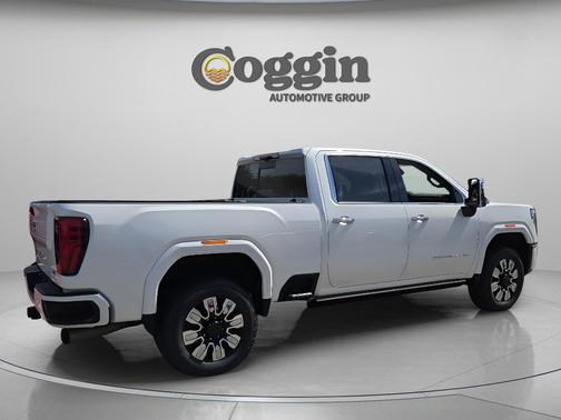 White Frost Tricoat 2024 GMC Sierra 2500 Denali