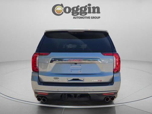 Sterling Metallic 2023 GMC Yukon XL 4WD AT4