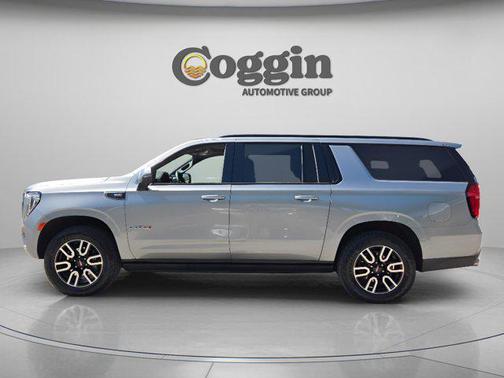 Sterling Metallic 2023 GMC Yukon XL 4WD AT4
