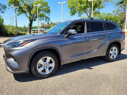 2022 Toyota Highlander LE