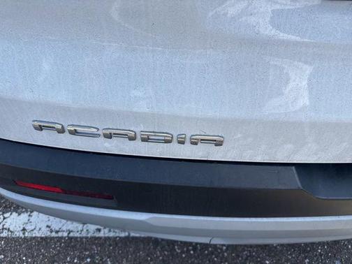 2023 GMC Acadia FWD SLT