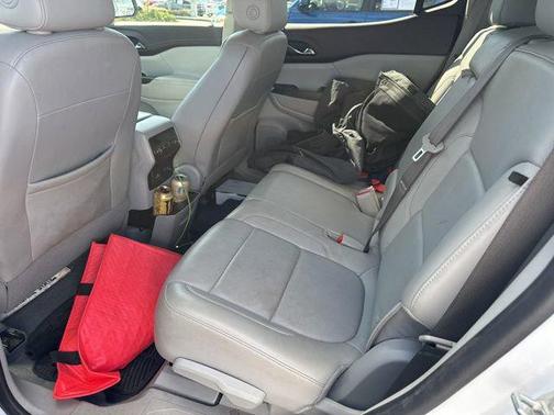 2023 GMC Acadia FWD SLT