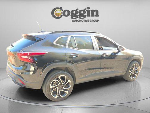 Mosaic Black Metallic 2024 Chevrolet Trax FWD 2RS