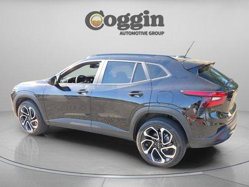 Mosaic Black Metallic 2024 Chevrolet Trax FWD 2RS