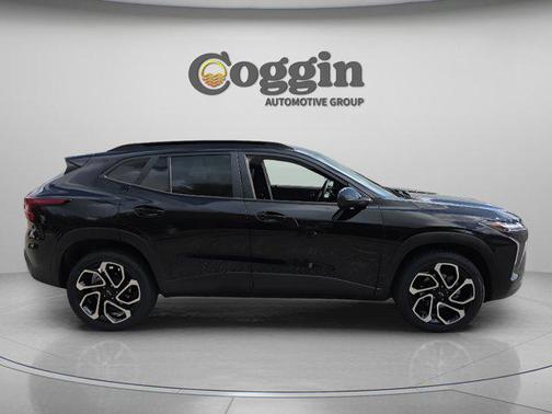 Mosaic Black Metallic 2024 Chevrolet Trax FWD 2RS
