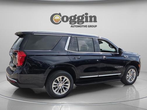 Midnight Blue Metallic 2023 GMC Yukon SLT