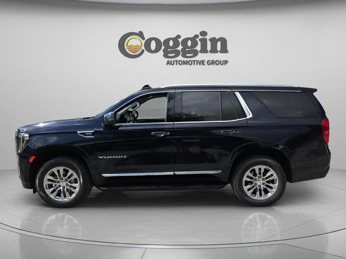 Midnight Blue Metallic 2023 GMC Yukon SLT