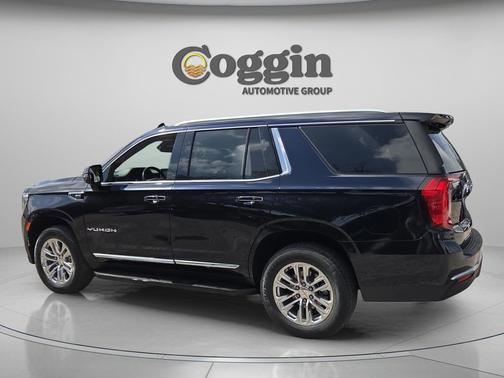 Midnight Blue Metallic 2023 GMC Yukon SLT