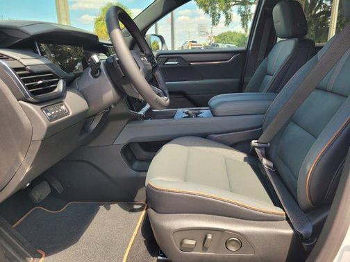 2026 GMC Acadia AWD AT4