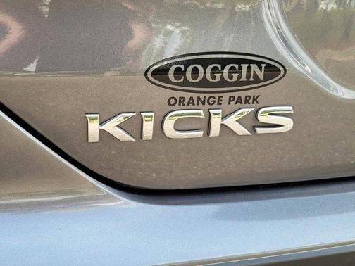 2023 Nissan Kicks SV