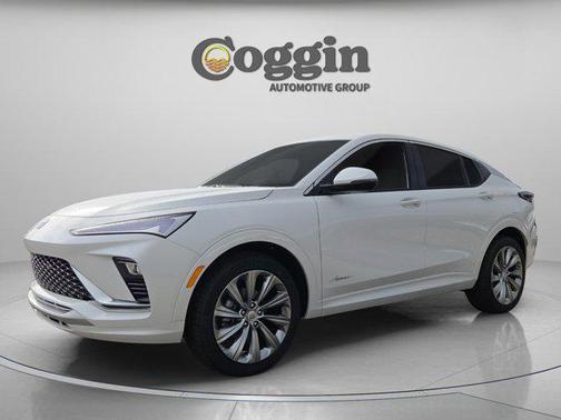 White Frost Tricoat 2026 Buick Envista Avenir FWD