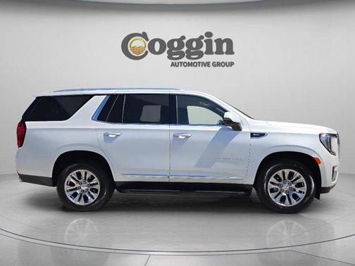 White Frost Tricoat 2024 GMC Yukon Denali