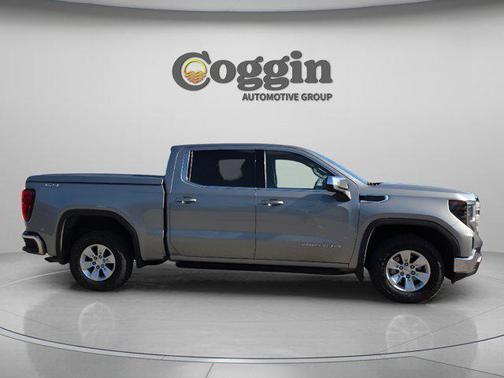 Sterling Metallic 2023 GMC Sierra 1500 SLE