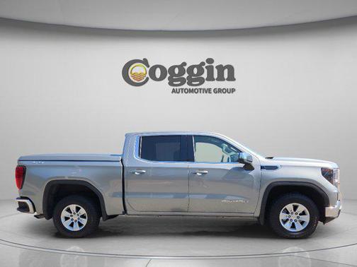 Sterling Metallic 2023 GMC Sierra 1500 SLE