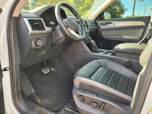 2022 Volkswagen Atlas 3.6L SEL Premium