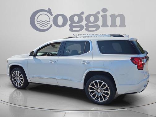 White Frost Tricoat 2023 GMC Acadia Denali