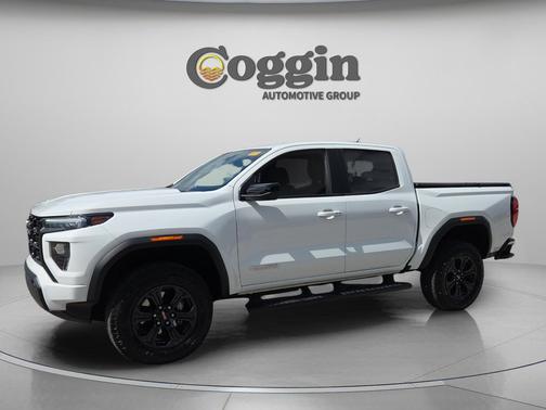 Summit White 2024 GMC Canyon Elevation