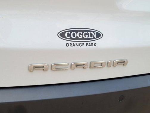 2023 GMC Acadia FWD SLT