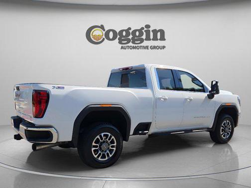 Summit White 2025 GMC Sierra 2500 SLE