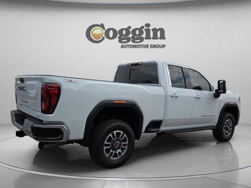 Summit White 2025 GMC Sierra 2500 SLE