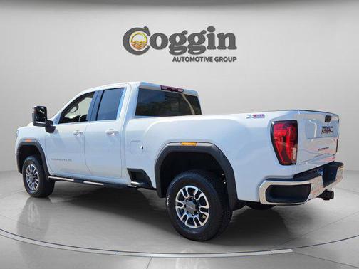 Summit White 2025 GMC Sierra 2500 SLE
