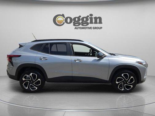 Sterling Gray Metallic 2025 Chevrolet Trax FWD 2RS