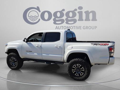 White 2022 Toyota Tacoma TRD Sport