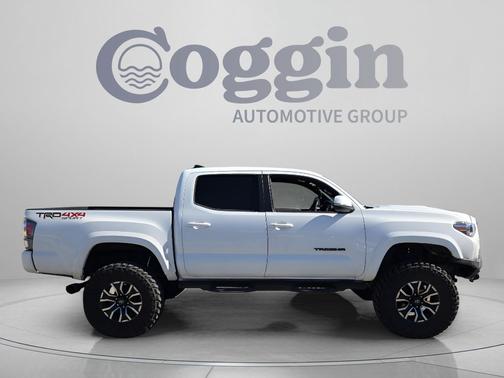 White 2022 Toyota Tacoma TRD Sport