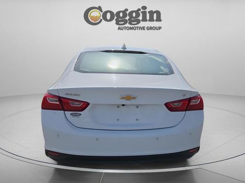 Summit White 2024 Chevrolet Malibu FWD 1LT