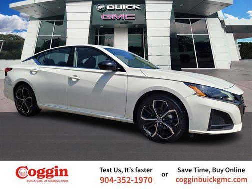 2023 Nissan Altima SR FWD