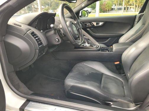 2017 Jaguar F-TYPE Premium