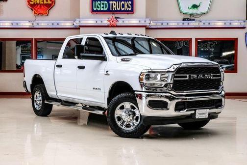 2022 RAM 2500 Tradesman Crew Cab 4x4 6'4' Box