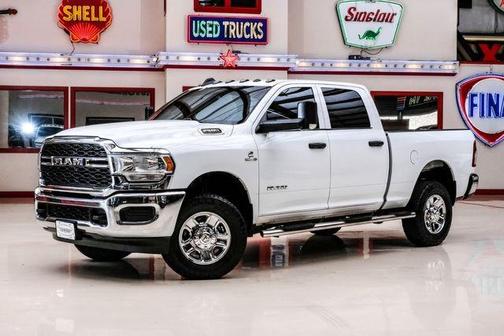 2022 RAM 2500 Tradesman Crew Cab 4x4 6'4' Box