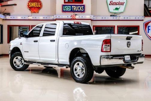 2022 RAM 2500 Tradesman Crew Cab 4x4 6'4' Box