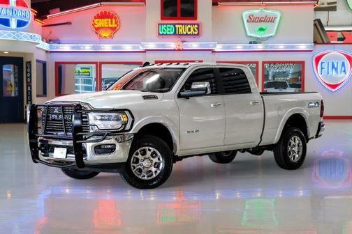 2019 RAM 2500 Laramie Crew Cab 4x4 6'4' Box