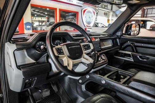 2024 Land Rover Defender 110 P500 SE